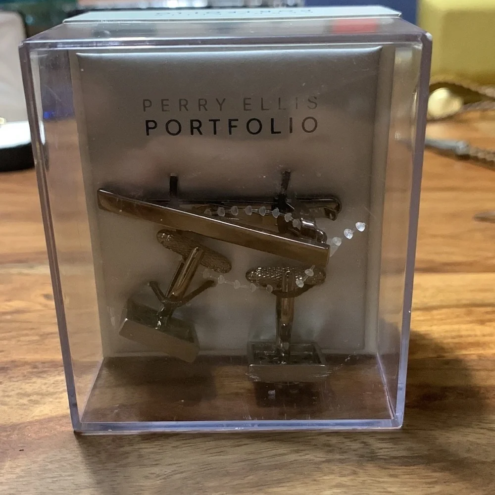 Perry Ellis new box